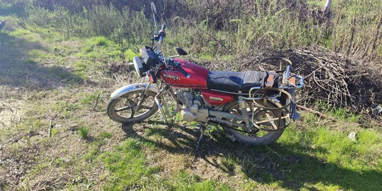 Kontak anahtarı üzerinde unutulan motoru çaldılar