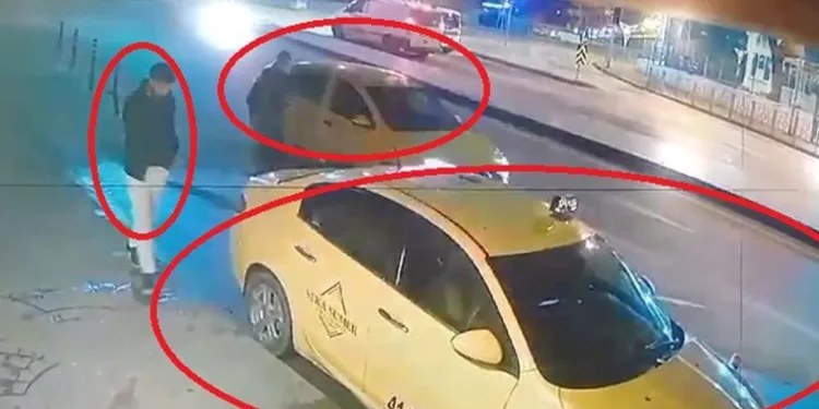 İstediği olmayınca taksiyi gasp etti, kaza yaptı