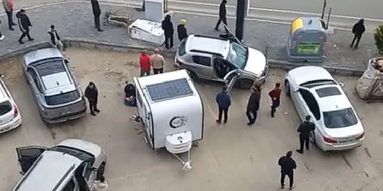 Kontrolden çıkan araç otoparka düştü: 1 yaralı