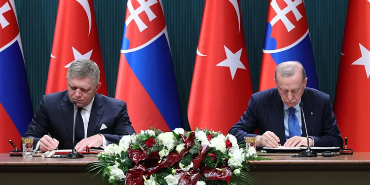 Türkiye-Slovakya arasında üç anlaşma ve ortak bildiri imzalandı