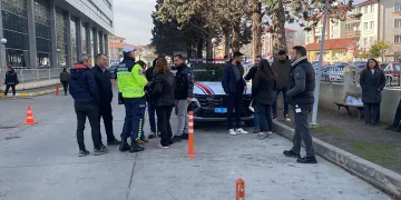 Yangının ardından yakınlarından haber alamayanlar hastanelere akın etti