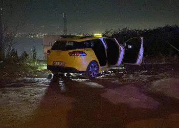 Taksici boğazı kesilmiş halde bulundu