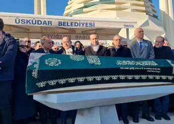 Üsküdar’da işçilerin kaldığı konteynerler alev alev yandı
