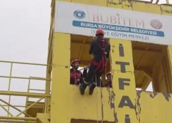 Filistinli itfaiye personelleri Bursa’da eğitiliyor