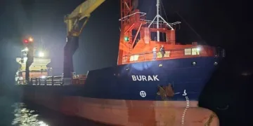 Çanakkale Boğazı’ndan geçen kuru yük gemisi makine arızası yaptı