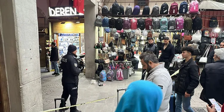 Telefon kılıfını beğenmeyen şahıs dükkana ateş açtı: 2 yaralı