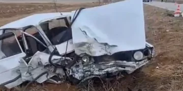 Aksaray’da 2 otomobil kafa kafaya çarpıştı: 1 ölü, 2 yaralı