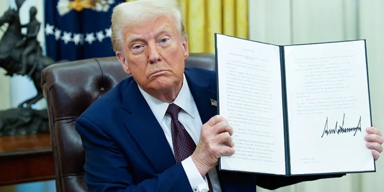 Trump’ın doğumla vatandaşlık hakkını kaldıran kararını geçici olarak engelledi