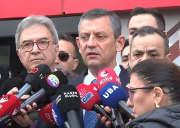 Özel’den Zafer Partisi’ne ziyaret