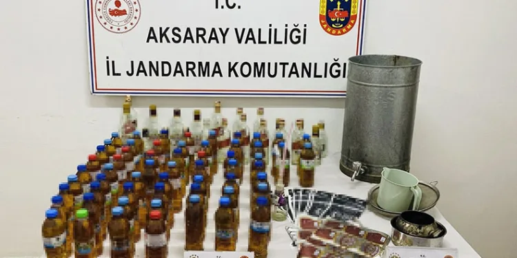 Aksaray’da kahvehaneye sahte içki operasyonu