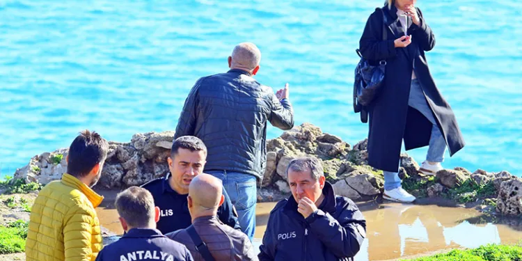 Annesinin ölümüyle bunalıma girdi, ecel terleri döktürdü