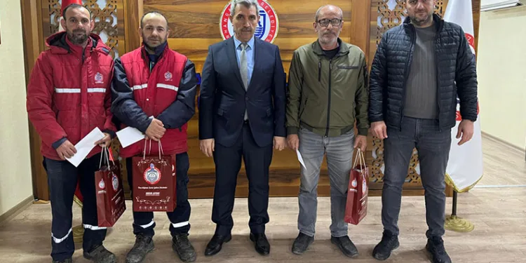 Orhangazi Belediyesi’nde örnek çalışanlar ödüllendirildi
