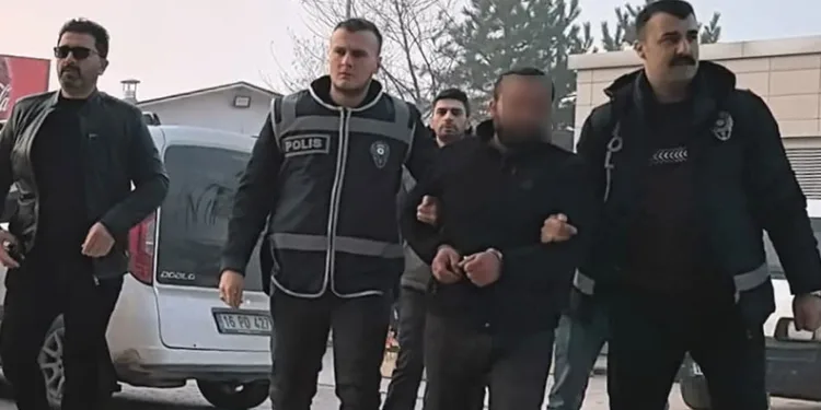 Kundakladığı evde 24 saat direndi en son teslim oldu