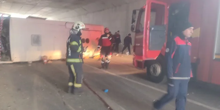 Denizli’de işçi servisi devrildi: 4 ölü, 19 yaralı