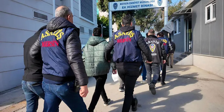Mersin’de ‘sazan sarmalı’ operasyonu