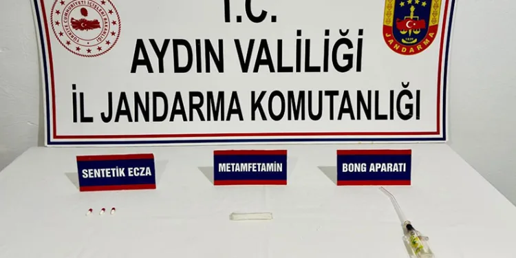 Uyuşturucu madde etkisi ile araç kullanan şahıs jandarmaya takıldı