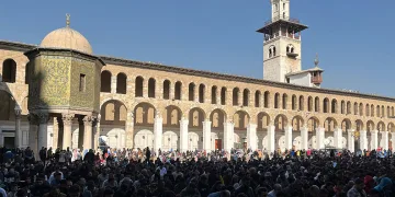 Emevi Camii’nde cuma namazı yoğunluğu