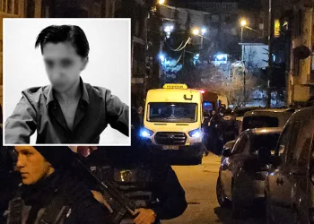 Annesini, babasını, kardeşini ve babaannesini öldürdü