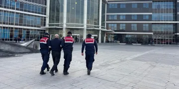61 yıl kesinleşmiş hapsi bulunan uyuşturucu taciri yakalandı