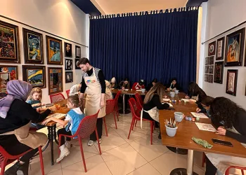 ‘Gelenekten Geleceğe’ projesi İnegöl AVM’de Çini Atölyesi ile başladı