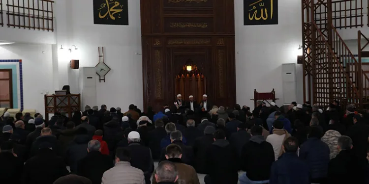 İnegöl’de 3 aylar sabah namazı buluşmalarıyla karşılandı