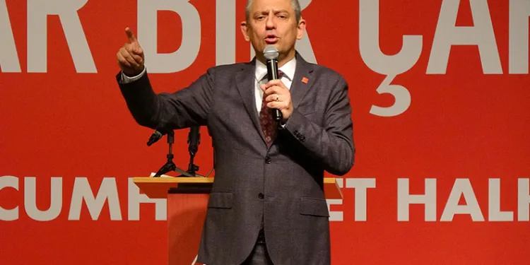 Özgür Özel’den asgari ücret tepkisi