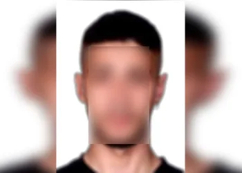 Zeytinburnu’nda husumetlisini lobiye çağırıp silahlı saldırı düzenleyerek, o anları da kayda aldılar