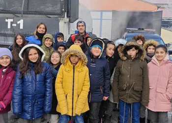 İzmir’de yol kavgasında 22 yaşındaki genç 4 yerinden bıçaklandı
