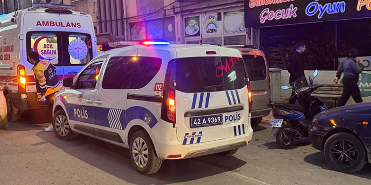 Tartıştığı kocasının elinde bıçağı görünce ikinci kattan atladı