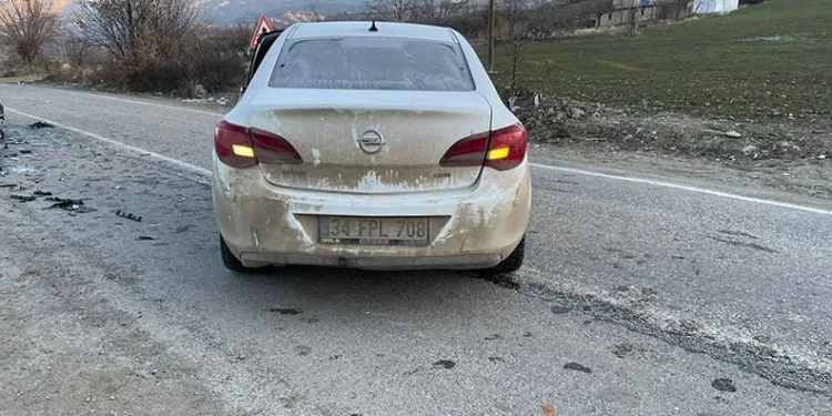 Adıyaman’da 2 otomobil çarpıştı: 4 yaralı