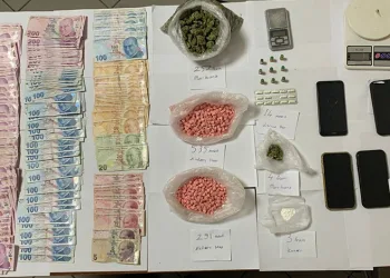 Batman’da okul servisi ile otomobil çarpıştı: 17’si öğrenci 20 yaralı