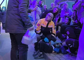 Bursa’da aniden yola çıkan çocuğa minibüs çarptı