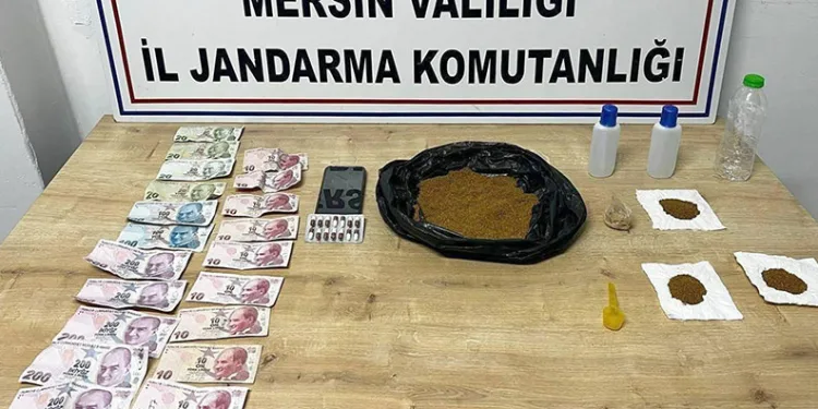 Mersin’de 2 uyuşturucu taciri yakalandı