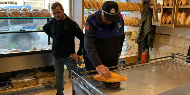 Orhangazi Belediyesi’nden ekmek gramaj denetimi