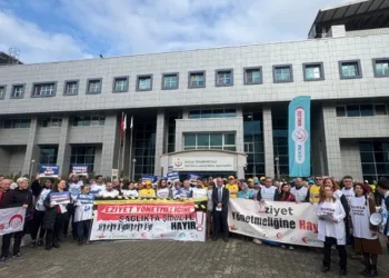 Sağlık çalışanları grevin son gününde
