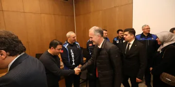 İnegöl’de yıl başı mesaisindeki personele ziyaret
