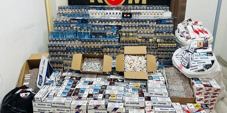 Siverek’te binlerce paket kaçak sigara ele geçirildi