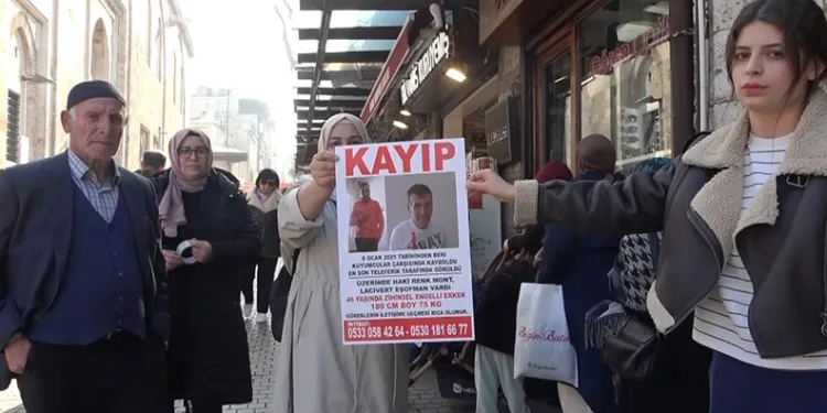 Baba-oğul tarihi çarşıda gezerken birbirini kaybetti