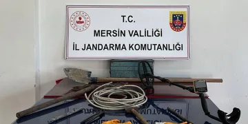 Mersin’de 5 kişi define ararken suçüstü yakalandı
