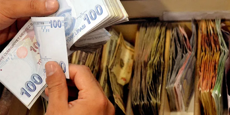 Bankalardaki mevduat azaldı