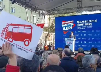 İBB Başkanı İmamoğlu’na Büyükada’da protesto