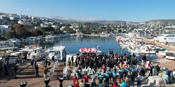 Reis 48, dualarla denize indirildi
