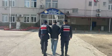 Uyuşturucu satışı yaparken suçüstü yakalandı