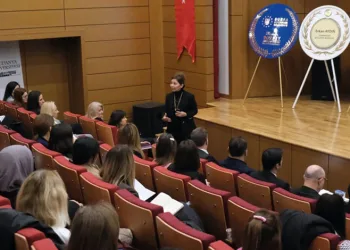 Mudanya Üniversitesi’nde yeni dünyada çocuk olmak semineri