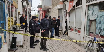 Hamur makinesine takılan atkı sonu oldu