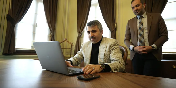 Yılmaz “Yılın Kareleri” oylamasına katıldı