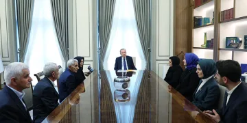 Erdoğan’dan anlamlı görüşme! Ailelerle bir araya geldi