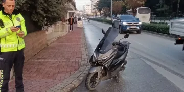 Motosikletin çarptığı scooterdaki 5 yaşındaki çocuk yaraladı