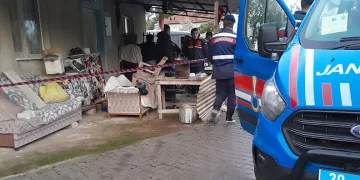 Yaşlı adam iki yerinden vurulmuş halde ölü olarak bulundu