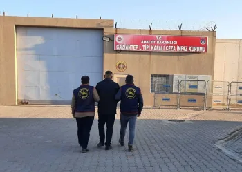 Kesinleşmiş 11 yıl cezası ve 16 suç kaydı bulunan firari şahıs yakalandı